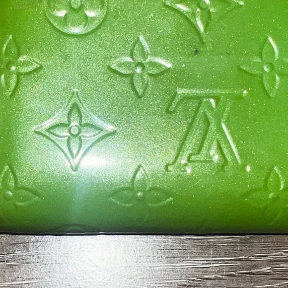 Louis Vuitton Monogram Green Vernis Kisslock Wallet - Picture 6 of 16